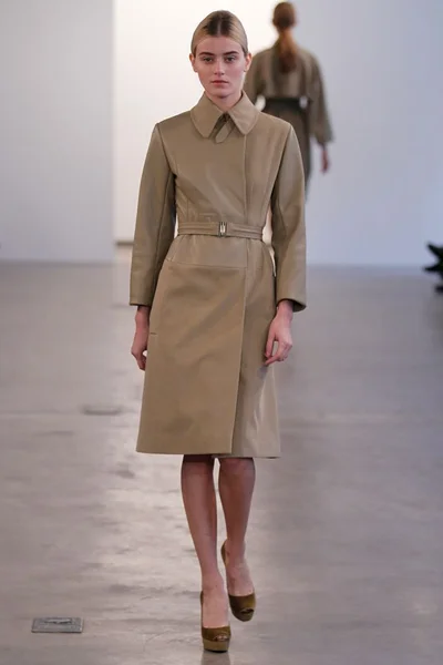 Look 15